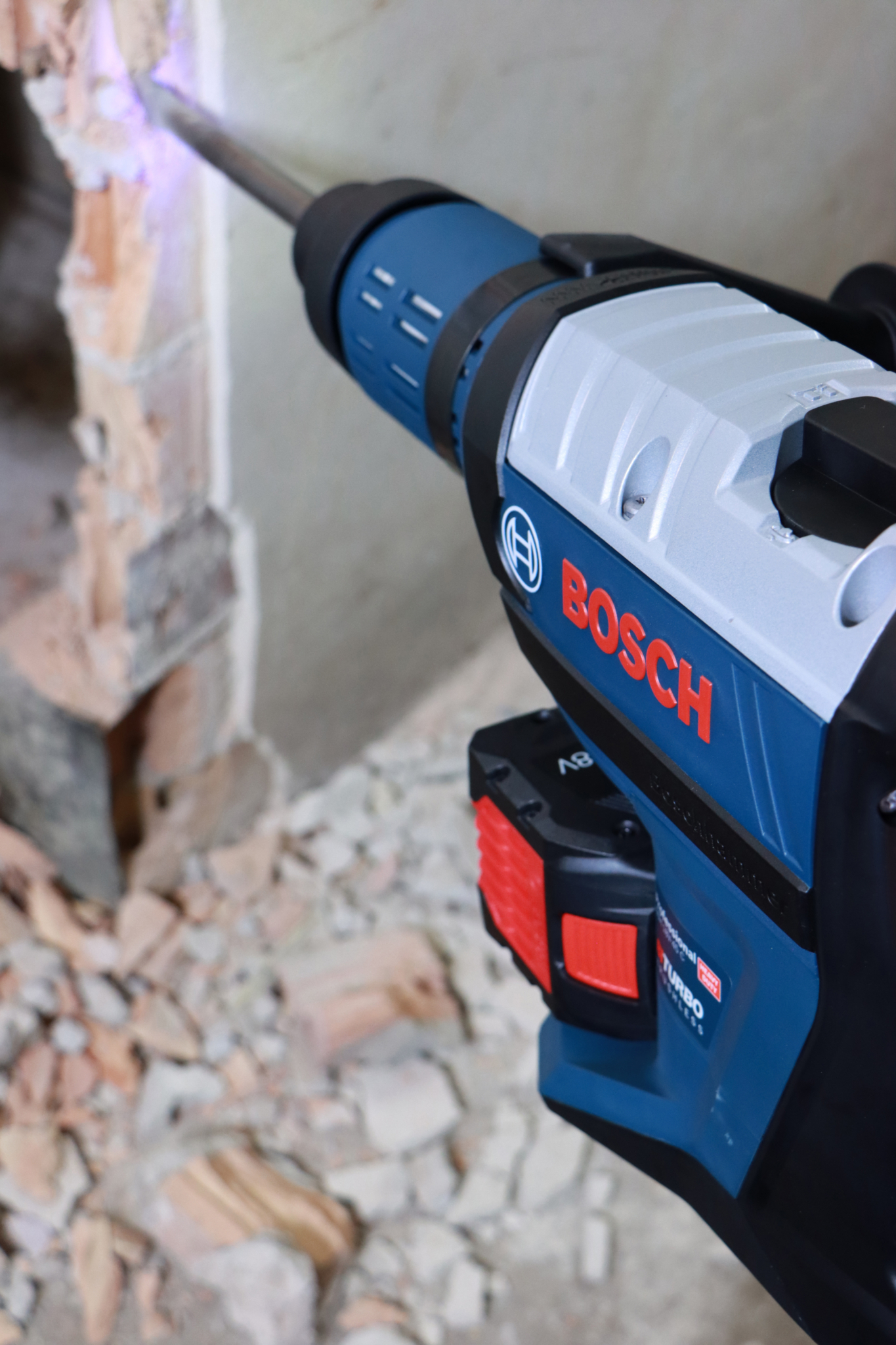 Bosch GBH 18V-45C in der Gebäudesanierungbewertung